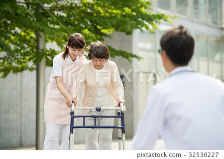Nursing care rehabilitation hospital caregiver medical image Nursing care rehabilitation hospital caregiver medical image 32530227