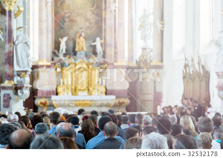 Divine service in the Catholic Church,Many people Divine service in the Catholic Church,Many people 32532178