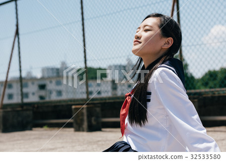 Students on the rooftop Students on the rooftop 32533580