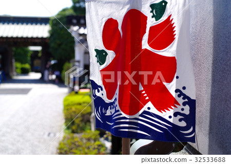 A small street in front of a gate where the flag of ice hangs Summer style Small Edo Kawagoe Chosutei In front of the gate A small street in front of a gate where the flag of ice hangs Summer style Small Edo Kawagoe Chosutei In front of the gate 32533688