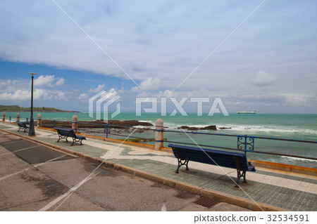 Empty Santander waterfront promenade, Spain Empty Santander waterfront promenade, Spain 32534591