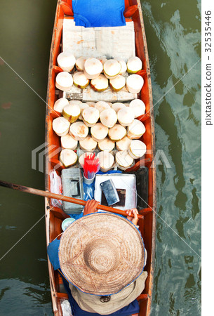 Damnoen Saduak Floating Market near Bangkok 32535446
