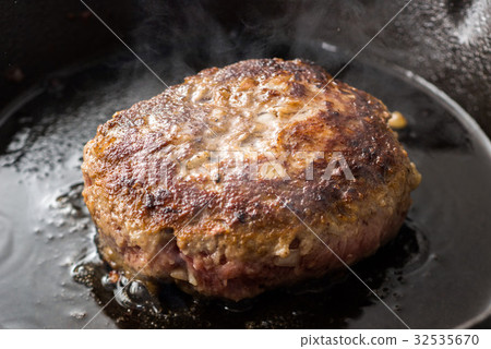 hamburger hamburger 32535670