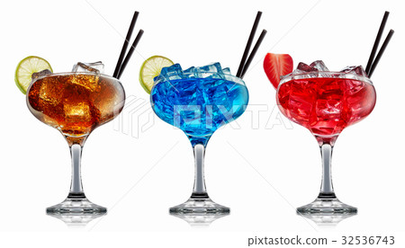 alcohol cocktail set 32536743