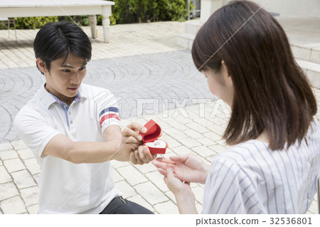 建議在教堂前 32536801