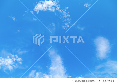 仲夏天空藍色多雨天空雲彩拷貝空間寬拷貝空間通用天空 32538654