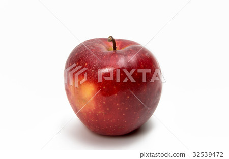 Red apple isolated Red apple isolated 32539472