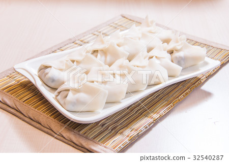 dumpling 32540287