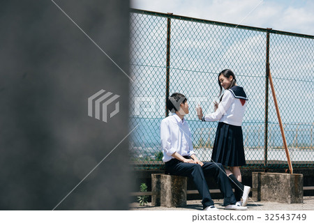 Students on the rooftop 32543749