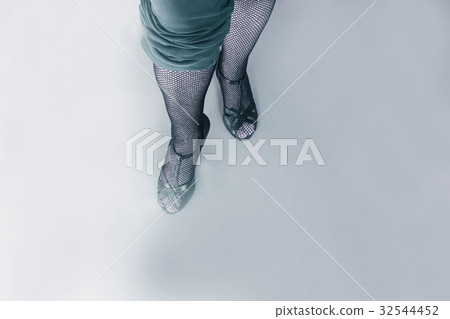 Feet of adult woman. Salsa dancer 32544452