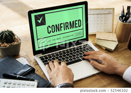 Businessman searching guaranteed premium and exclusive product on laptop 32546102