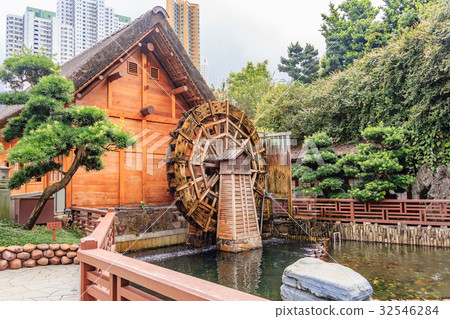 Chinese cottage and waterwheel at Nan Lian Garden 32546284