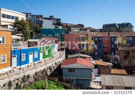 Streets of Valparaiso 32552379