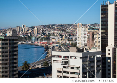 Streets of Valparaiso Streets of Valparaiso 32552380