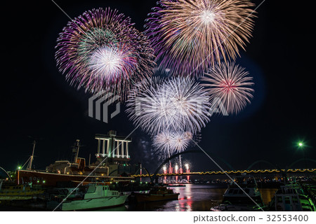 海上日名古屋港節煙花表演輕型港口建築與南極觀測船富士比較光合成 32553400