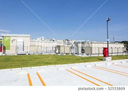 Rooftop greenery and Equipment Facilities of Large Scale Super Rooftop 32553609