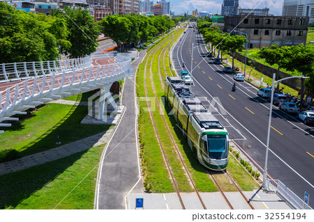 台灣高雄輕軌捷運Asia Taiwan Kaohsiung MRT 32554194