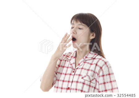 A yawn yawn 32554485