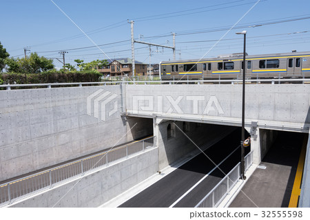 新地下通道 32555598