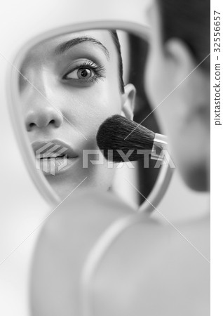 in mirror in mirror 32556657