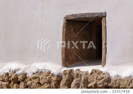 Shingakagi House 32557436