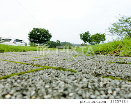 Taking footpaths from the ground 32557584