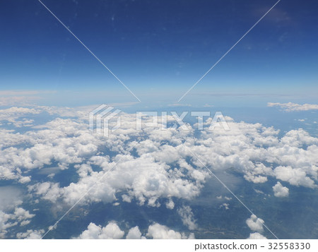 雲彩和藍天 雲彩和藍天 32558330