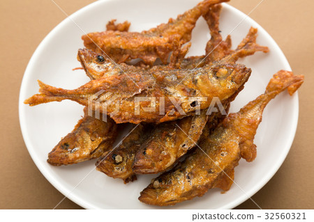 炸小肚腩 32560321