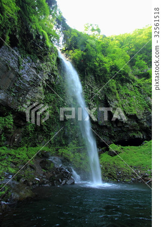 Amitabha Falls 32561518
