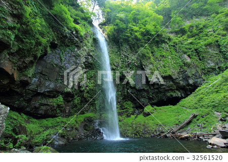 Amitabha Falls 32561520