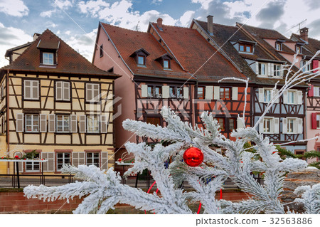 Colmar. Old half-timbered houses. 32563886