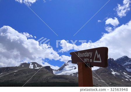 加拿大落基山脈,賈斯珀國家公園,哥倫比亞冰原 加拿大落基山脈,賈斯珀國家公園,哥倫比亞冰原 32563948