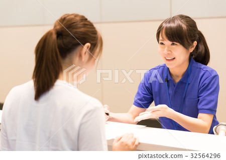 Sports gym instructor image Sports gym instructor image 32564296