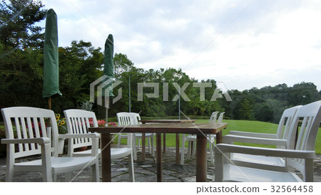 White chair and table White chair and table 32564458