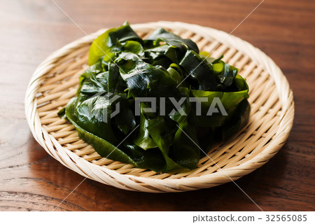 seaweed seaweed 32565085