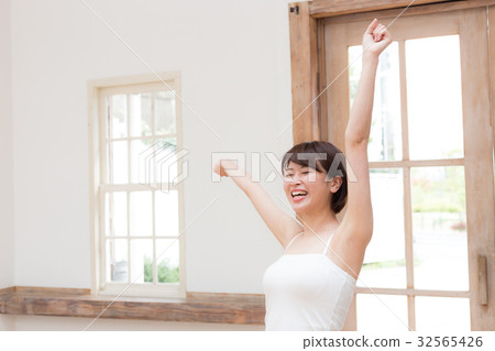 Female lifestyle image Female lifestyle image 32565426