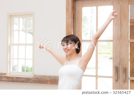 Female lifestyle image 32565427