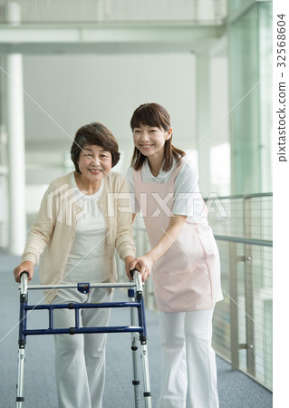 護理康復醫院照顧者醫學圖像 32568604