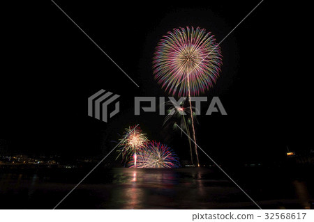 湯河原溫泉近海煙花匯演 湯河原溫泉近海煙花匯演 32568617