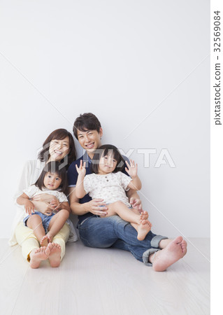 family family 32569084