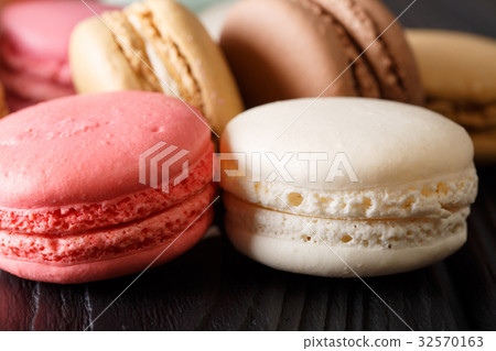 Texture of white and pink macaroons macro 32570163