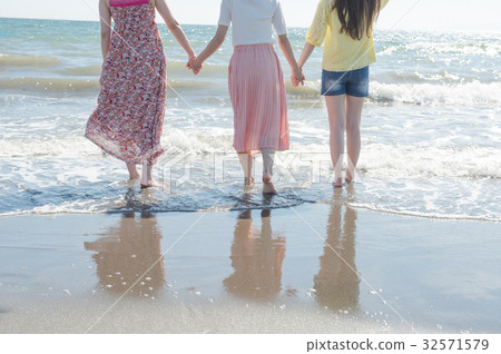 Ladies travel South Holidays vacation Female 3 people 32571579