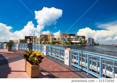 Tampa Riverwalk (Florida, USA) Tampa Riverwalk (Florida, USA) 32572698