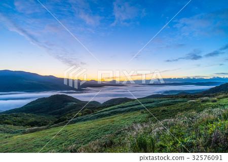 羊蹄山的早晨1 32576091