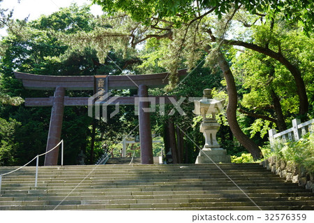 View from Hakodate Hachimangu Shrine Otorii staircase 32576359