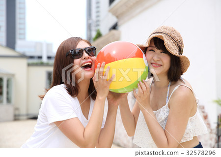 Summer young lady Summer young lady 32578296