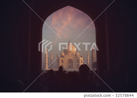 Taj Mahal 32578644