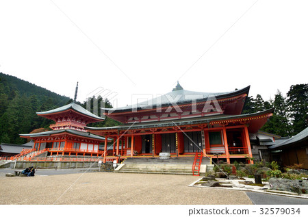 Hieizan Enryaku-ji Temple Amber is a gorgeous Amido and Ho-ka Somochi-in East Tower Hieizan Enryaku-ji Temple Amber is a gorgeous Amido and Ho-ka Somochi-in East Tower 32579034