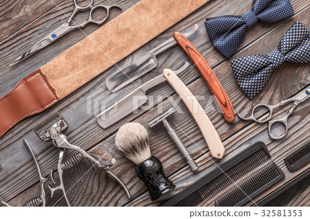 Vintage barber shop tools  32581353