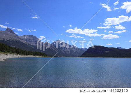 Canadian Rockies, Canmore, Spray Lakes Reservoir Canadian Rockies, Canmore, Spray Lakes Reservoir 32582130